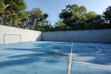 Casa de condomínio à venda com 290m², 4 quartos e 1 vaga Casa de condomínio à venda com 290m², 4 quartos e 1 vagaQuadra Esportiva