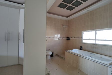 Casa de condomínio à venda com 290m², 4 quartos e 1 vaga Casa de condomínio à venda com 290m², 4 quartos e 1 vagaBanheiro