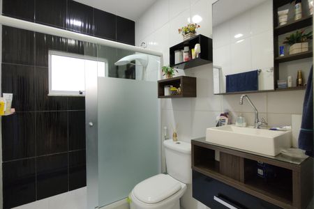 Casa de condomínio à venda com 290m², 4 quartos e 1 vaga Casa de condomínio à venda com 290m², 4 quartos e 1 vagaBanheiro Social