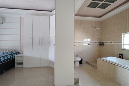 Casa de condomínio à venda com 290m², 4 quartos e 1 vaga Casa de condomínio à venda com 290m², 4 quartos e 1 vagaBanheiro