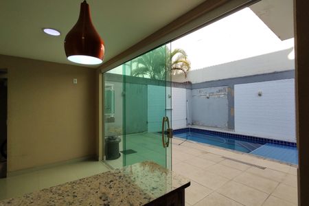 Casa de condomínio à venda com 290m², 4 quartos e 1 vaga Casa de condomínio à venda com 290m², 4 quartos e 1 vagaEspaço Gourmet