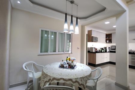 Casa de condomínio à venda com 290m², 4 quartos e 1 vaga Casa de condomínio à venda com 290m², 4 quartos e 1 vagaCozinha