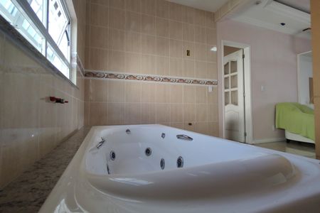 Casa de condomínio à venda com 290m², 4 quartos e 1 vaga Casa de condomínio à venda com 290m², 4 quartos e 1 vagaBanheiro da Suíte - Banheira