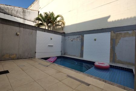 Casa de condomínio à venda com 290m², 4 quartos e 1 vaga Casa de condomínio à venda com 290m², 4 quartos e 1 vagaPiscina