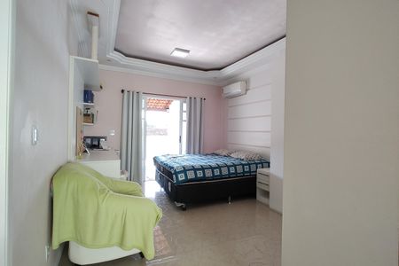 Casa de condomínio à venda com 290m², 4 quartos e 1 vaga Casa de condomínio à venda com 290m², 4 quartos e 1 vagaQuarto 3 - Suíte