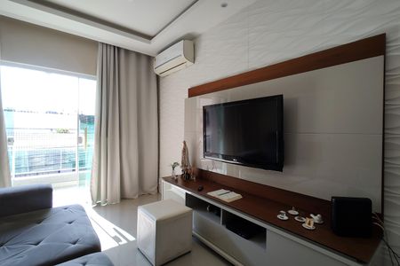Casa de condomínio à venda com 290m², 4 quartos e 1 vaga Casa de condomínio à venda com 290m², 4 quartos e 1 vagaSala