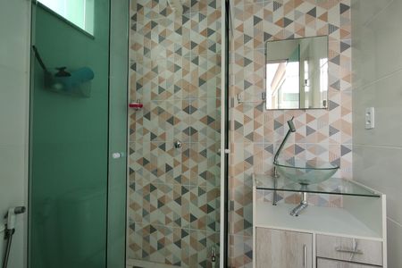 Casa de condomínio à venda com 290m², 4 quartos e 1 vaga Casa de condomínio à venda com 290m², 4 quartos e 1 vagaBanheiro 2