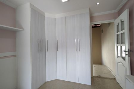 Casa de condomínio à venda com 290m², 4 quartos e 1 vaga Casa de condomínio à venda com 290m², 4 quartos e 1 vagaQuarto 4 - Armários