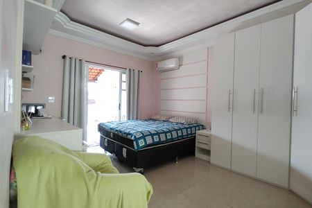 Casa de condomínio à venda com 290m², 4 quartos e 1 vaga Casa de condomínio à venda com 290m², 4 quartos e 1 vagaQuarto 3 - Suíte
