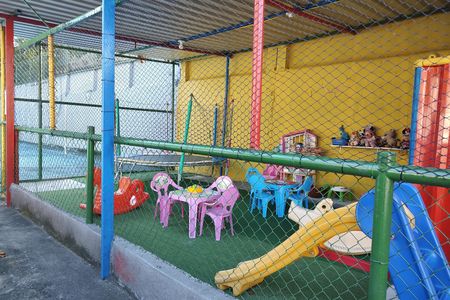 Casa de condomínio à venda com 290m², 4 quartos e 1 vaga Casa de condomínio à venda com 290m², 4 quartos e 1 vagaÁrea comum - Playground