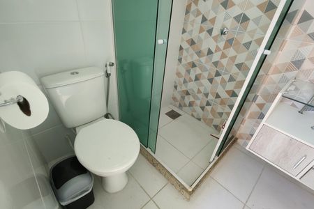 Casa de condomínio à venda com 290m², 4 quartos e 1 vaga Casa de condomínio à venda com 290m², 4 quartos e 1 vagaBanheiro 2