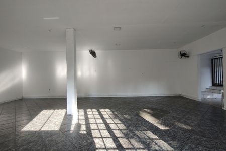 Casa de condomínio à venda com 290m², 4 quartos e 1 vaga Casa de condomínio à venda com 290m², 4 quartos e 1 vagaÁrea comum - Salão de festas