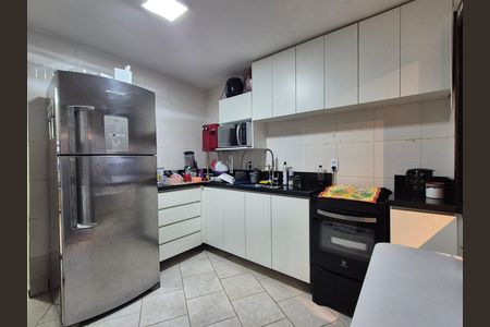 Casa de condomínio à venda com 107m², 2 quartos e 1 vaga