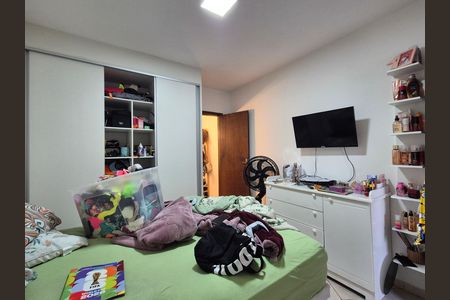 Casa de condomínio à venda com 107m², 2 quartos e 1 vaga
