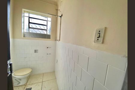 Casa à venda com 260m², 4 quartos e sem vagaBanheiro 
