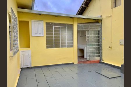 Casa à venda com 260m², 4 quartos e sem vagaÁrea externa