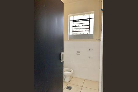 Casa à venda com 260m², 4 quartos e sem vagaBanheiro 