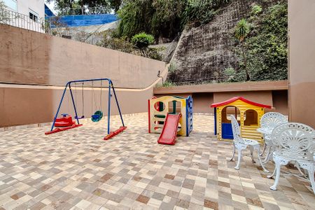 Apartamento à venda com 62m², 2 quartos e 1 vaga Apartamento à venda com 62m², 2 quartos e 1 vagaÁrea comum - Playground