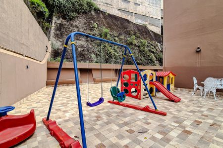 Apartamento à venda com 62m², 2 quartos e 1 vaga Apartamento à venda com 62m², 2 quartos e 1 vagaÁrea comum - Playground