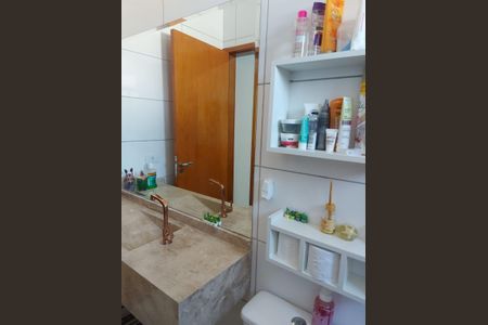 Casa de condomínio à venda com 125m², 3 quartos e 2 vagas Casa de condomínio à venda com 125m², 3 quartos e 2 vagasBanheiro