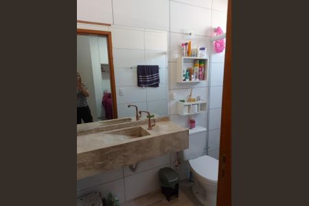 Casa de condomínio à venda com 125m², 3 quartos e 2 vagas Casa de condomínio à venda com 125m², 3 quartos e 2 vagasBanheiro