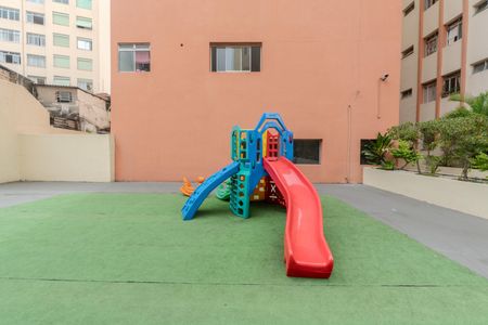 Apartamento para alugar com 48m², 1 quarto e sem vaga Apartamento para alugar com 48m², 1 quarto e sem vagaÁrea comum - Playground