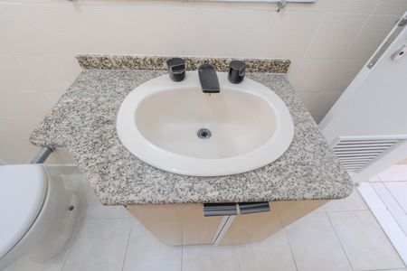 Banheiro de apartamento para alugar com 1 quarto, 48m² em Bela Vista, São Paulo