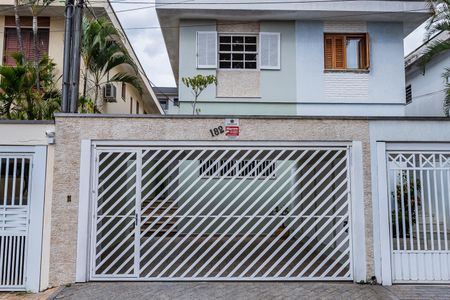 Casa para alugar com 150m², 3 quartos e 2 vagasFachada