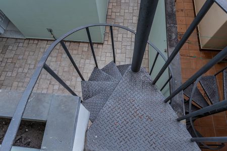 Casa para alugar com 150m², 3 quartos e 2 vagasEscada