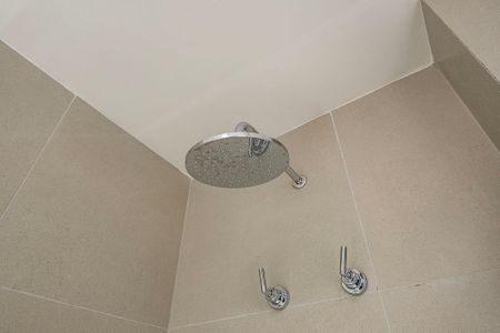 Banheiro de kitnet/studio à venda com 1 quarto, 27m² em Pinheiros, São Paulo