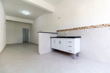 Sala, Cozinha e área de serviço de casa para alugar com 2 quartos, 60m² em Jardim Maringa, São Paulo