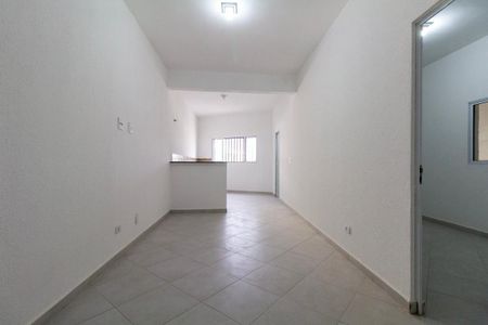 Sala, Cozinha e área de serviço de casa para alugar com 2 quartos, 60m² em Jardim Maringa, São Paulo