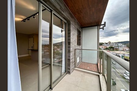 Apartamento para alugar com 76m², 2 quartos e 1 vagaVaranda