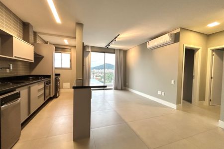 Sala de apartamento para alugar com 2 quartos, 76m² em Córrego Grande, Florianópolis