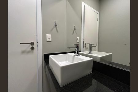 Apartamento para alugar com 76m², 2 quartos e 1 vagaLavabo