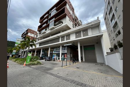 Apartamento para alugar com 76m², 2 quartos e 1 vagaFachada