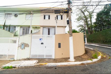 Casa para alugar com 229m², 3 quartos e 3 vagas Casa para alugar com 229m², 3 quartos e 3 vagasFachada