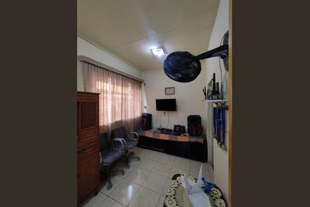 Casa para alugar com 330m², 4 quartos e 3 vagas Casa para alugar com 330m², 4 quartos e 3 vagasSala