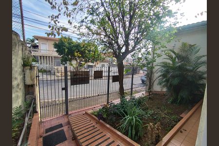 Casa para alugar com 330m², 4 quartos e 3 vagas Casa para alugar com 330m², 4 quartos e 3 vagasEntrada