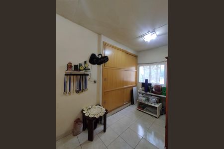 Casa para alugar com 330m², 4 quartos e 3 vagas Casa para alugar com 330m², 4 quartos e 3 vagasSala