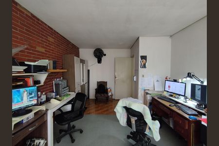 Casa para alugar com 330m², 4 quartos e 3 vagas Casa para alugar com 330m², 4 quartos e 3 vagasQuarto