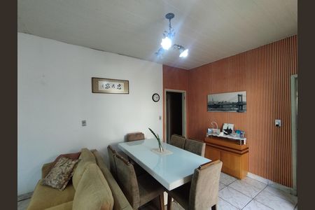 Casa para alugar com 330m², 4 quartos e 3 vagas Casa para alugar com 330m², 4 quartos e 3 vagasSala