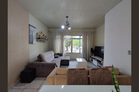 Casa para alugar com 330m², 4 quartos e 3 vagas Casa para alugar com 330m², 4 quartos e 3 vagasSala