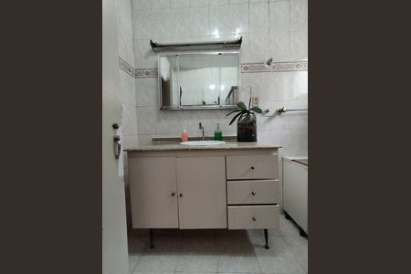 Casa para alugar com 330m², 4 quartos e 3 vagas Casa para alugar com 330m², 4 quartos e 3 vagasBanheiro - torneira