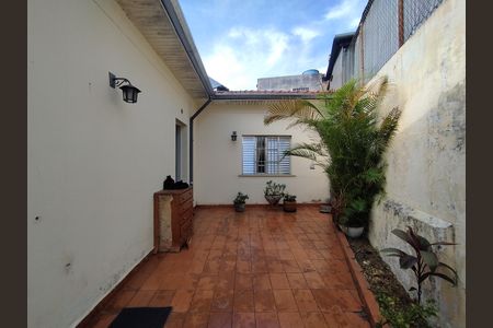 Casa para alugar com 330m², 4 quartos e 3 vagas Casa para alugar com 330m², 4 quartos e 3 vagasQuintal