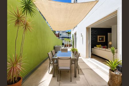 Apartamento à venda com 315m², 5 quartos e 2 vagasÁrea externa
