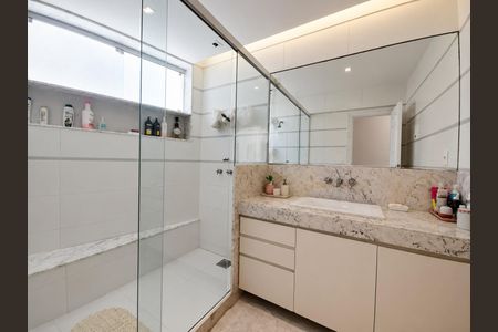 Apartamento à venda com 315m², 5 quartos e 2 vagasBanheiro 