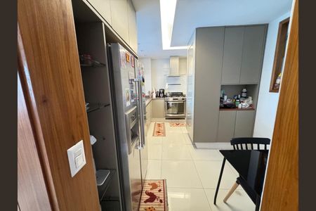 Apartamento à venda com 315m², 5 quartos e 2 vagasCozinha