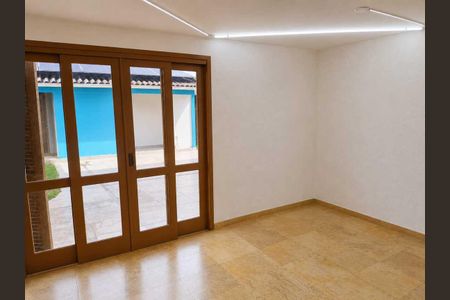 Casa para alugar com 220m², 2 quartos e 2 vagasSala