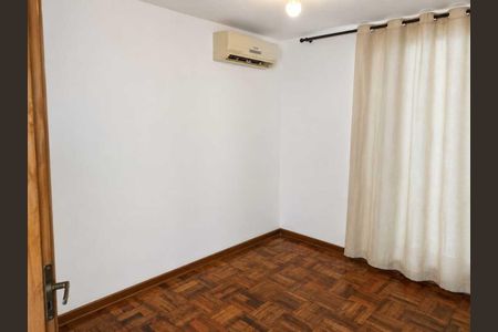 Casa para alugar com 220m², 2 quartos e 2 vagasQuarto